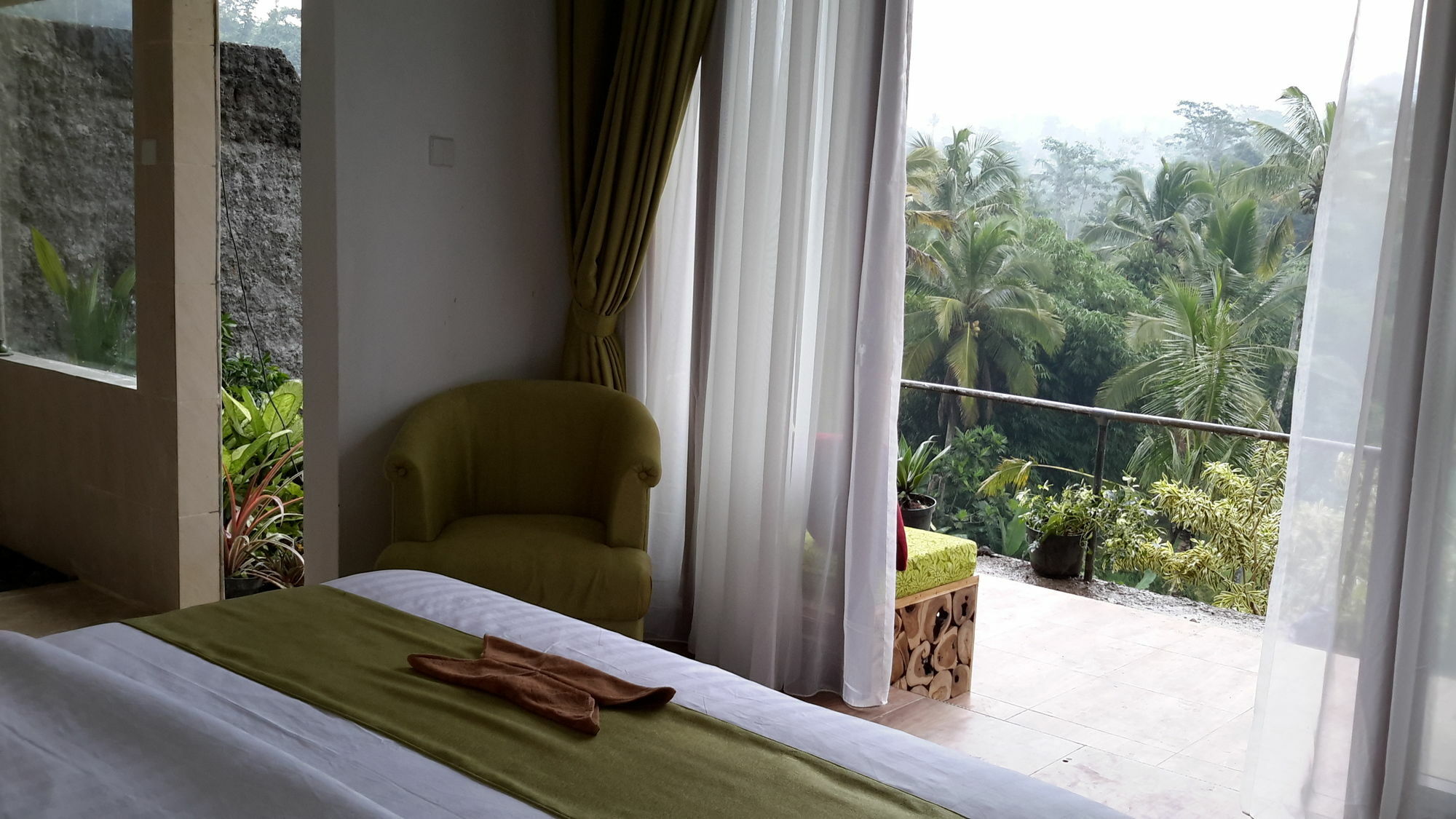 The Aura Shanti Retreat Baturiti Exteriör bild